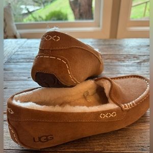 Women’s UGG Ansley Sheepskin Suede slippers